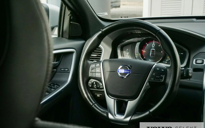 Volvo XC 60 cena 105900 przebieg: 107360, rok produkcji 2017 z Miejska Górka małe 704